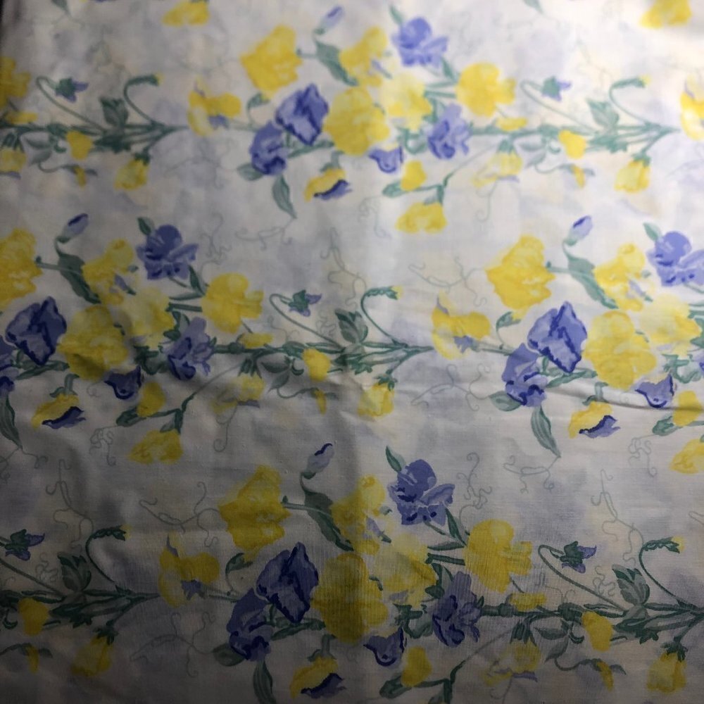 🛒 $25 4 yards Quilt Cotton Fabric Material - Purple and Yellow Floral #4111